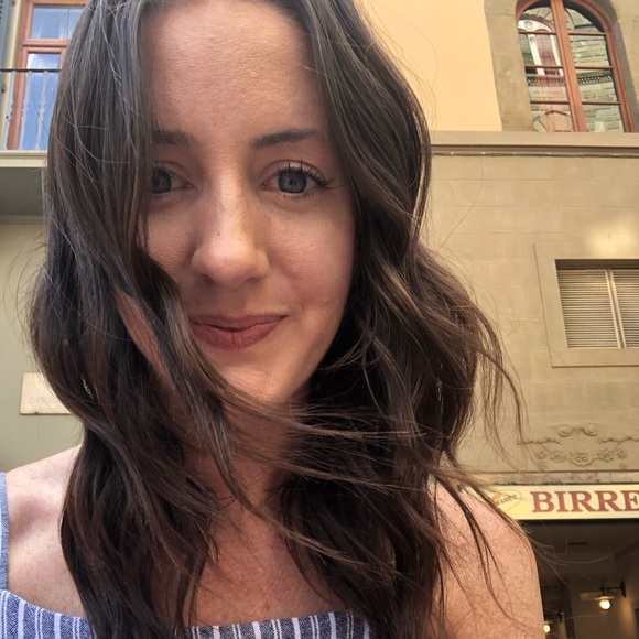 Meet your Posher, Lindsay - Picture 3 of 3